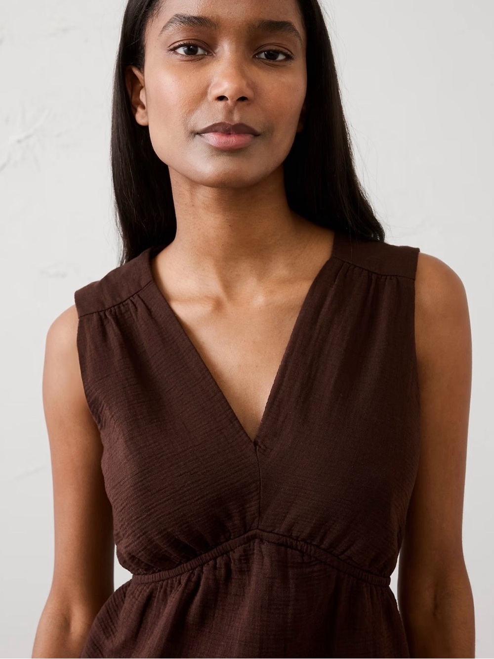 Banana Republic Gauzy V Neck Large